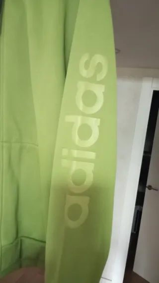 Chaqueta Adidas con capucha verde