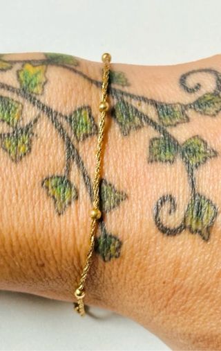 Pulsera con bolitas en oro laminado de 18 quilates