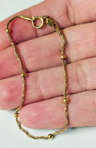 Pulsera con bolitas en oro laminado de 18 quilates