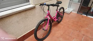 Bicicleta infantil niña rosa, usada.