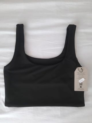 Top negro sin mangas. Nuevo sin estrenar y con eti