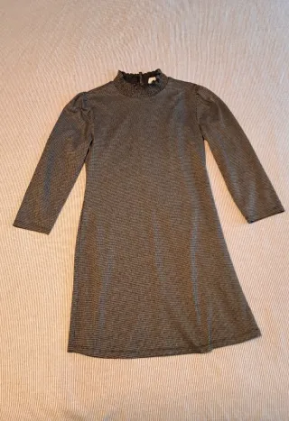 Vestido marrón y gris