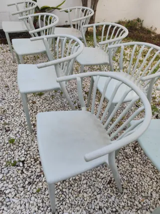 Mesa extensible eucalipto y sillas. Exterior