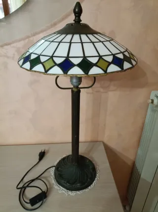 Antica lampada da tavolo funzionante Tiffany