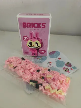 Bricks Labubu rosa pie