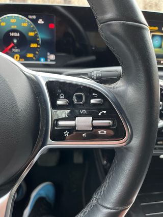 Volante Mercedes 2023