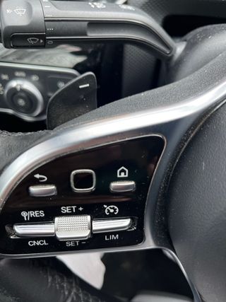 Volante Mercedes 2023