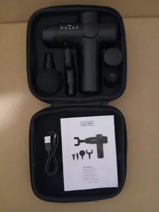 pistola de masaje Rejax con estuche de transporte.