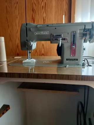 Máquina de coser Wertheim