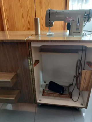 Máquina de coser Wertheim