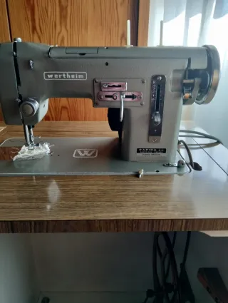 Máquina de coser Wertheim