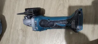 Amoladora Makita DGA452