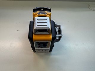 Nivel Láser Dewalt DW089LG 3 Líneas 360°