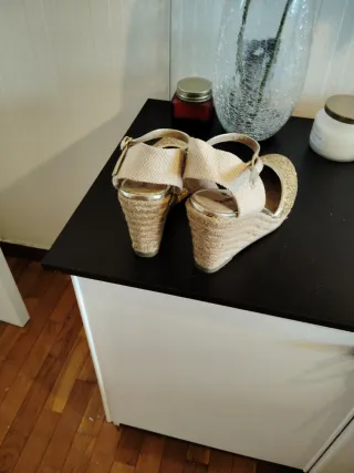 Sandalias doradas Le Capricciose Talla 38