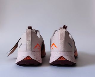 43 - Nike Juniper Trail 3 - Zapatillas - Silt red