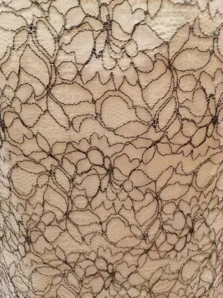 Vestido de encaje champán