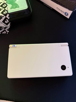 Nintendo DSi Blanca + Accesorios Pokémon
