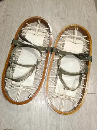 Raquetas de nieve vintage de madera