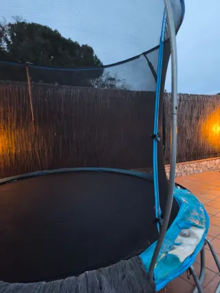 Trampolín con red de seguridad