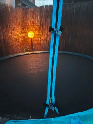 Trampolín con red de seguridad