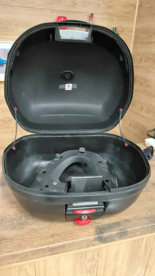 Baúl Moto 35L Negro