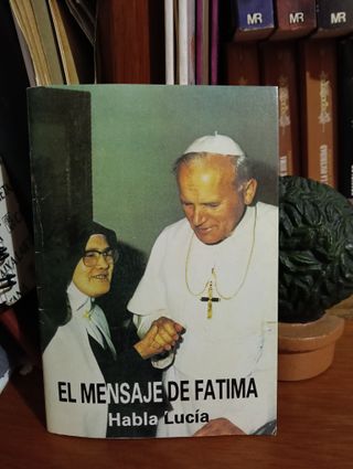 9 libritos y folletos de tema religioso