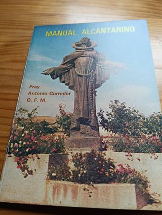 9 libritos y folletos de tema religioso