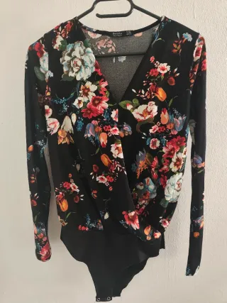 Lote 4 prendas Bershka y Stradivarius varias talla