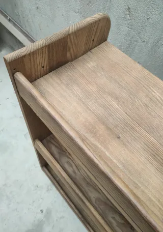 Estantería rústica de madera