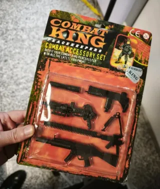 2 Blister de ARMAS (lote José R.)