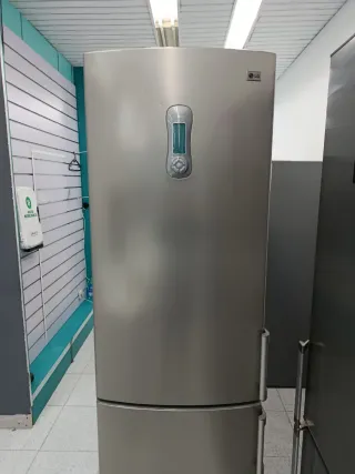 Nevera LG plateada 2,cm con garantía