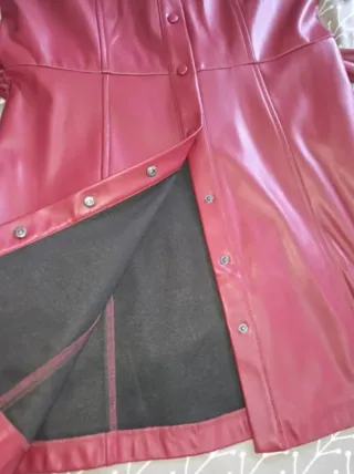 Vestido polipiel burdeos