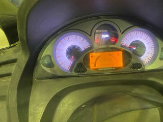 Moto SYM GTS 250i Negra Automática