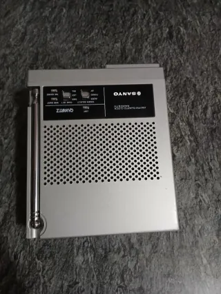 Mini Radio TV portátil antigua