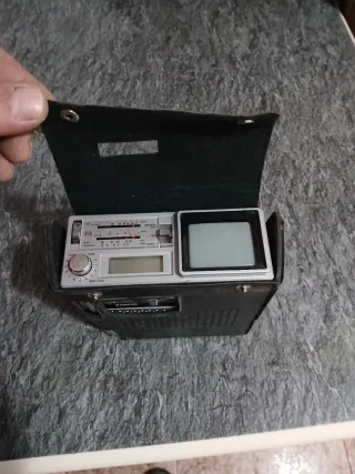 Mini Radio TV portátil antigua
