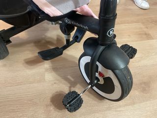 Triciclo infantil rosa y gris