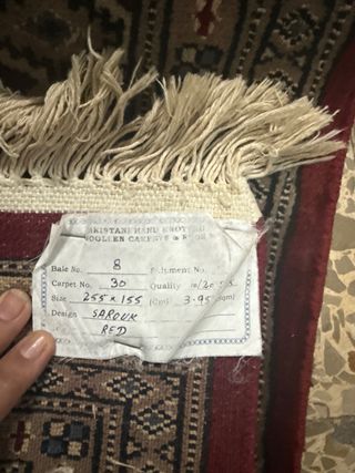 Alfombra de seda roja y gris