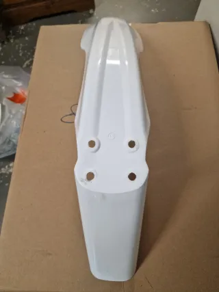 Guardabarros delantero moto blanco