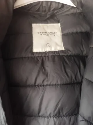 Abrigo ligero acolchado con capucha