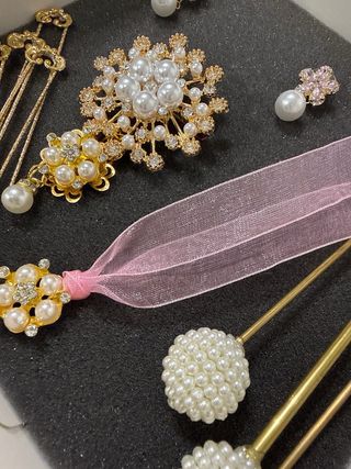 Aderezo niña dorado y perlas