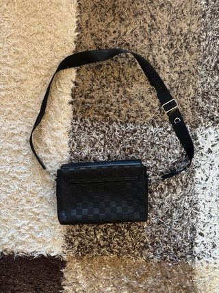 Riñonera Louis Vuitton Negra