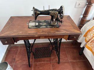 Máquina de coser antigua Veritas