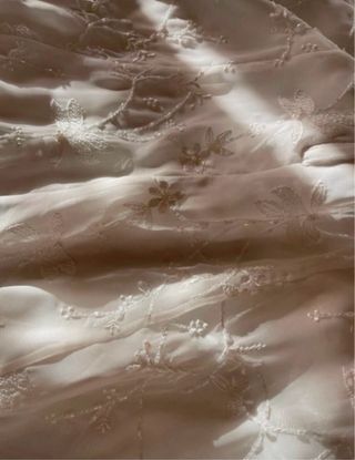 Abito da sposa bianco con velo