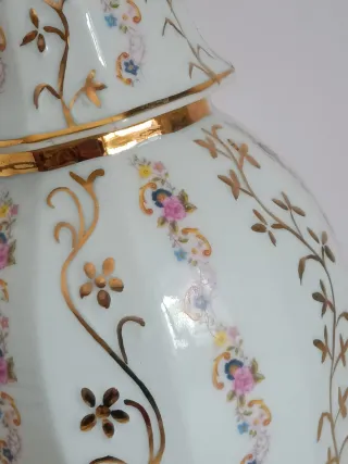 Tibor antiguo porcelana dorados flores