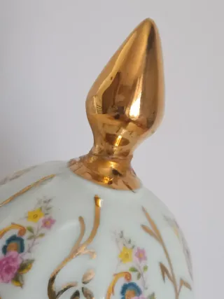 Tibor antiguo porcelana dorados flores