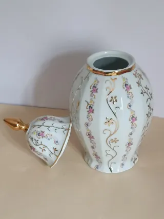 Tibor antiguo porcelana dorados flores