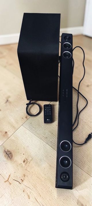 Barra Sonido LG Inalámbrica + Subwoofer Negro