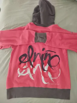 Sudadera El Niño Roja y Gris