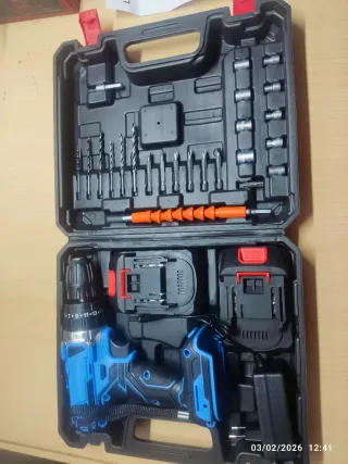 Taladro con 2 baterías en maletín a estrenar