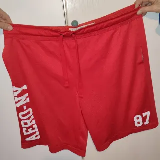 Pantalón corto Aeropostale rojo